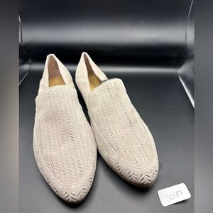 Lucky Brand Beige Perforated slip-on loafer flat shoes size 10